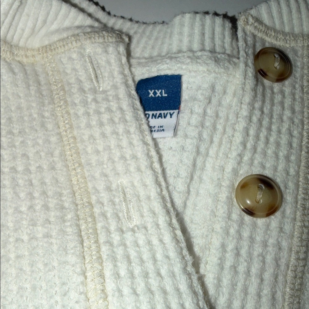 Old Navy waffle knit Henley - Picture 2 of 5